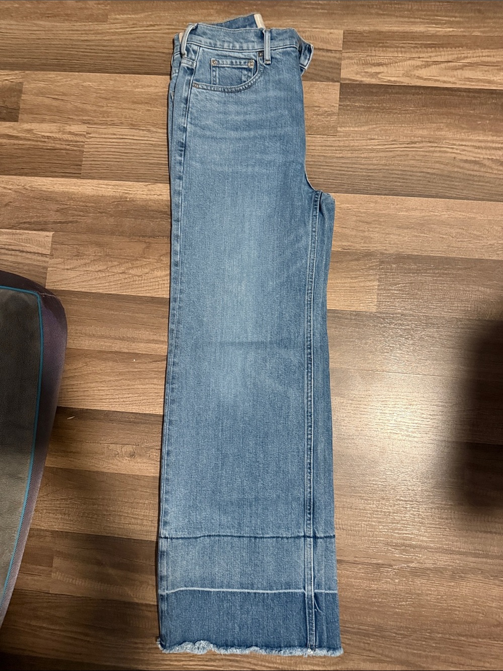 Everlane women’s medium wash Jeans